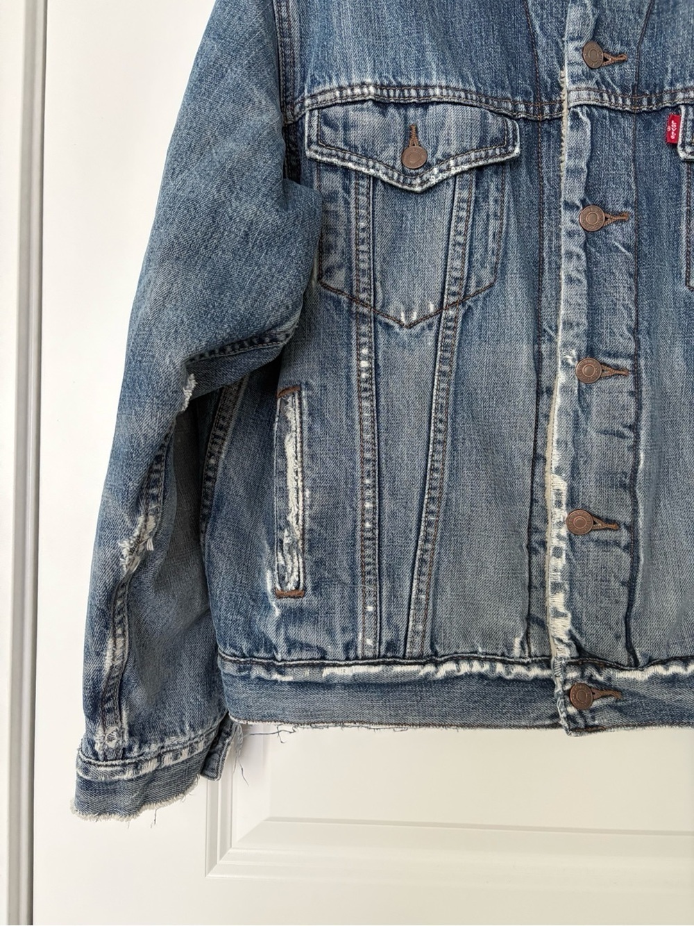 Vintage Levi’s Sherpa Denim Jacket Distressed Sherpa Trucker Jacket - Picture 3 of 10